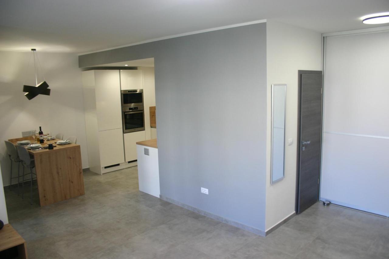 Next Door Apartment Maro & Ivan Njivice Exterior foto